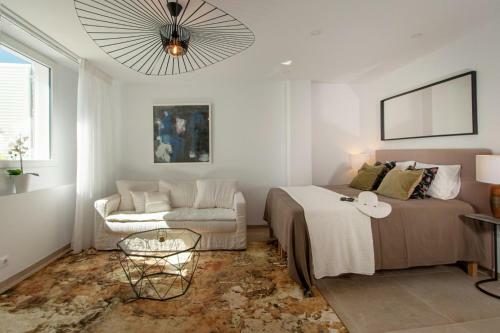 Luxury 5-bed House With Jacuzzi Sea Views Pool