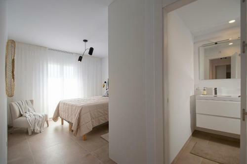 Luxury 5-bed House With Jacuzzi Sea Views Pool