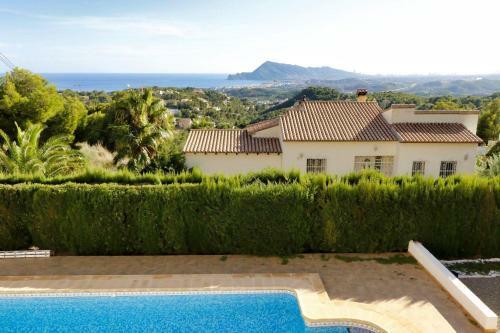 Large Chalet With Private Pool