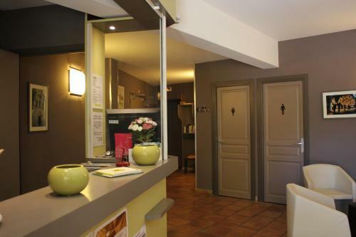 Aparthotel Logis Le Mas De Jossyl