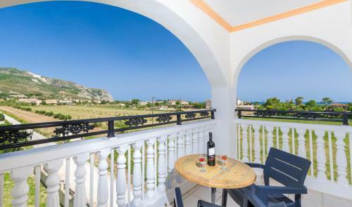 Hostal Athina Apartments