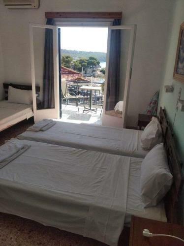 Hotel Ammoudia Rooms