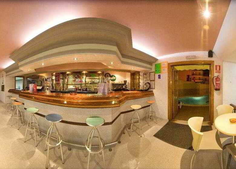 Hostal Adelino