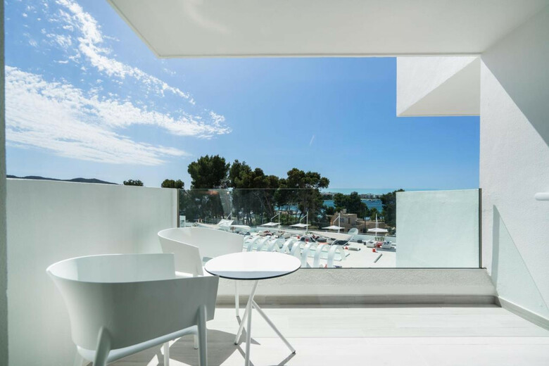 Apartamentos THB Naeco Ibiza - Adults Only