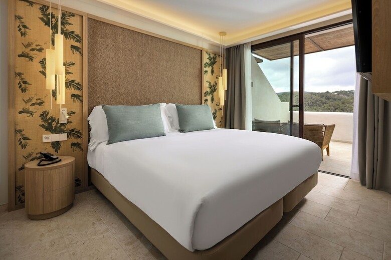 Cala San Miguel Hotel Ibiza, Curio Collection By Hilton, Adults Only