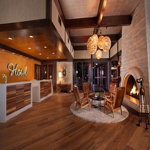 Hotel Beverly Garland Holiday Inn Un