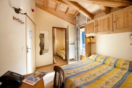 Chalet Et Hotel La Tarine