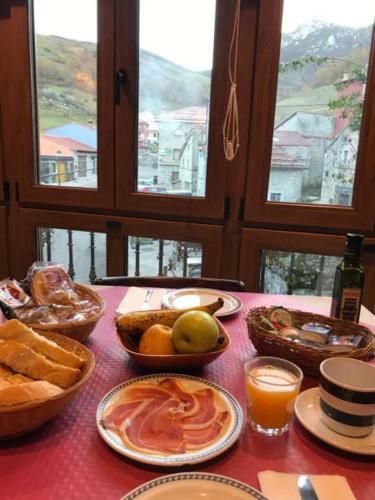 Hotel Rural Pe�a Castil