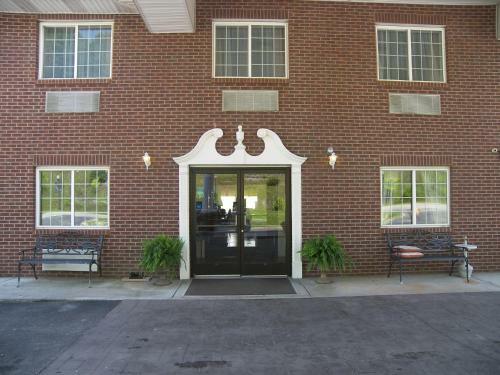 Hotel National Heritage Inn And Suites