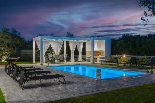 Johnny's White Luxury Villa