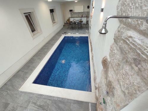 Apartment Valentina - Private Pool,200m From Beach