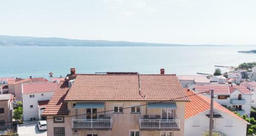 Sea And Mountain View Apartments