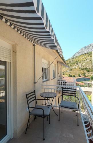 Sea And Mountain View Apartments
