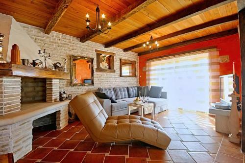 Romantic Villa Leon With Private Pool & 5 Bedrooms