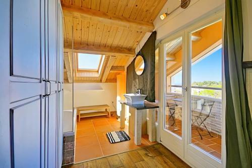 Romantic Villa Leon With Private Pool & 5 Bedrooms