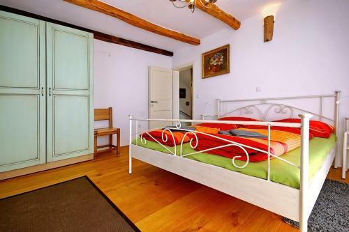 Romantic Villa Leon With Private Pool & 5 Bedrooms