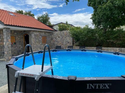 Apartman Lavanda Sa Bazenom I Oku?nicom 4*