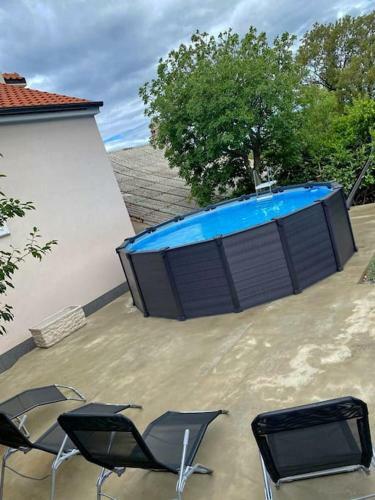 Apartman Lavanda Sa Bazenom I Oku?nicom 4*