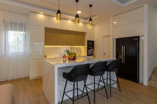 Brand New Luxury Villa Lukas & Private Pool
