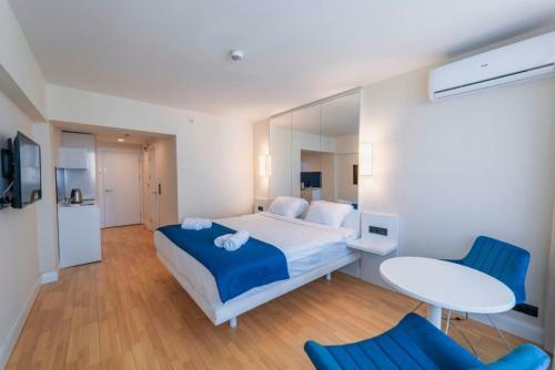 Batumi Colored Pebbles Beach & Sea View Aparthotel