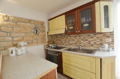 Anela House