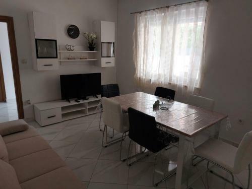 Apartments Bak?a