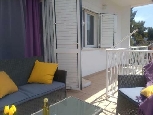 Apartment Jelsa,near Centar,parking,wifi,air Condition,barbecue