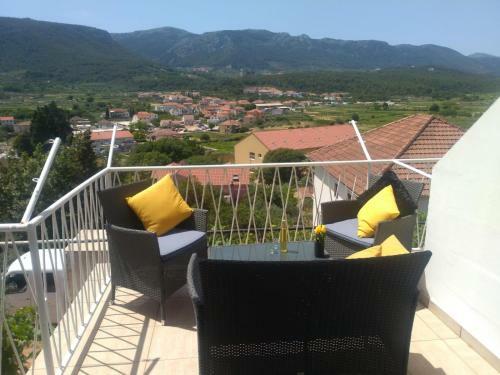 Apartment Jelsa,near Centar,parking,wifi,air Condition,barbecue