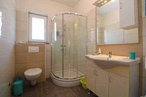 Hostal Apartment And Room Ramzija 2193