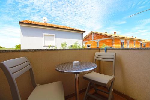 Hostal Apartment And Room Ramzija 2193