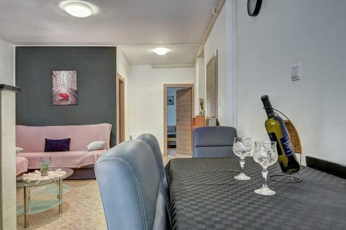Lovely Apartments In Valbandon