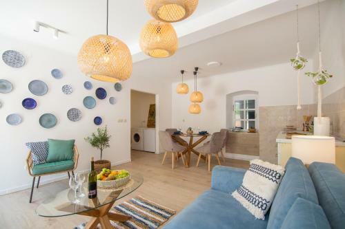 Apartments Mali Raj Komiza