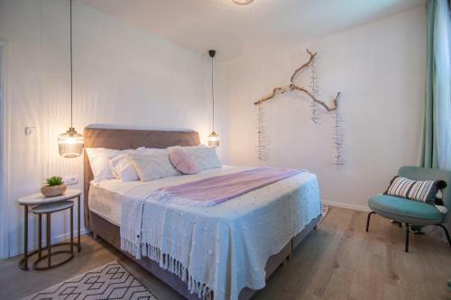 Apartments Mali Raj Komiza