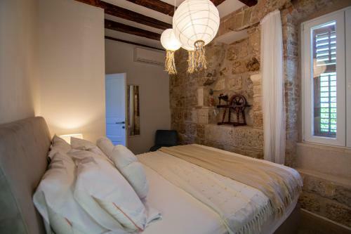 Apartments Mali Raj Komiza