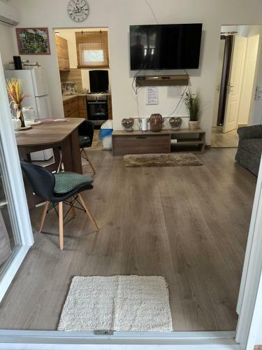 Lomb Apartman - G�rdony