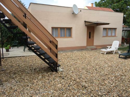 Agape Apartman Hajd�szoboszl�