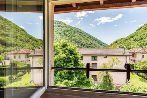 Apartamento Roomy '900 House Surrounded By Greenery With Parking!