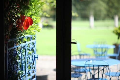 Hotel Abbaye Des Vaux De Cernay