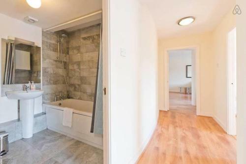 Apartamento Guestready - Bright 2br Flat Near Dublin Castle