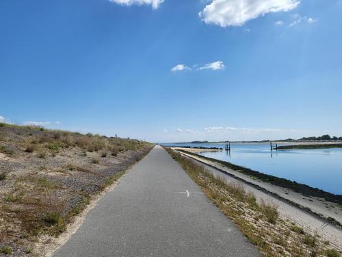 Lovely Holiday Home With A View Over The Oosterschelde