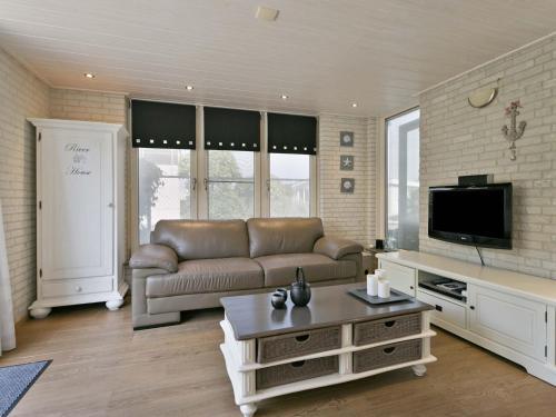 Lovely Holiday Home With A View Over The Oosterschelde