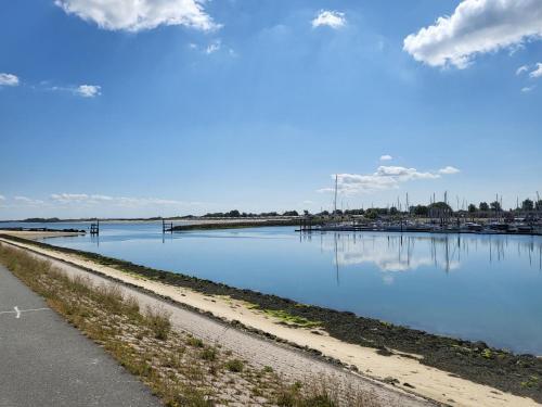 Lovely Holiday Home With A View Over The Oosterschelde