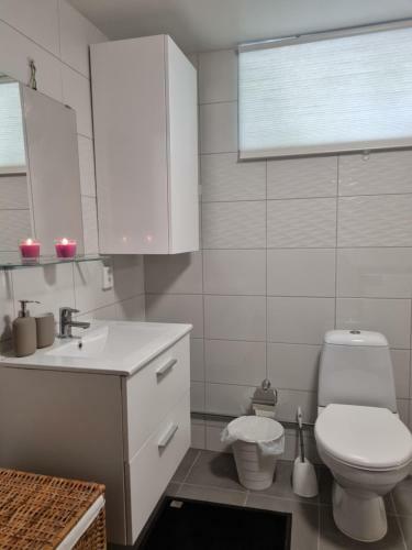 Apartamento Moonlight - Trevlig K�llarl�genhet