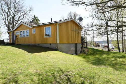 Nice Cottage With A View Of Teakerssjon