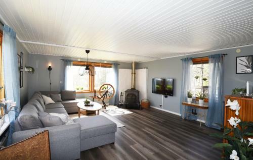 Nice Cottage With A View Of Teakerssjon