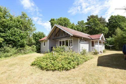Nice Cottage On �land By The Sea