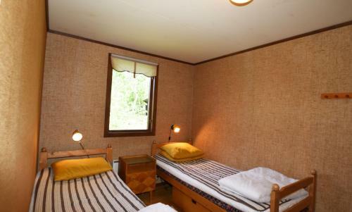 Nice Cottage On �land By The Sea