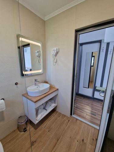 Hostal Pensiunea Harmony B?ile Felix