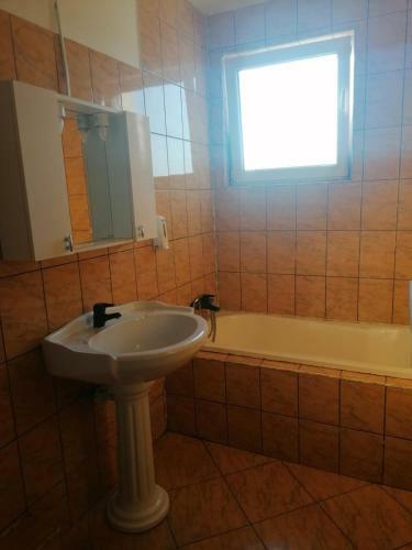 Hostal Pensiunea Cezara