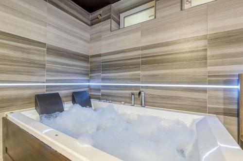 Pool & Whirlpool Art-pe Villas